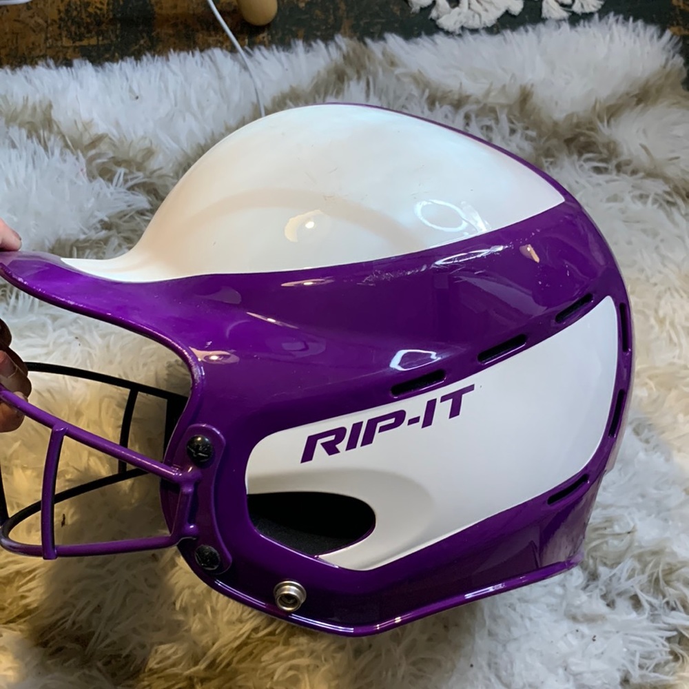 Softball helmet